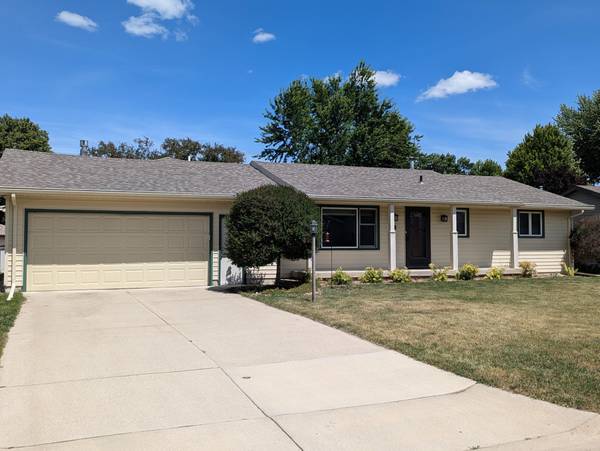 1111 Skylark LN, Albert Lea, MN 56007
