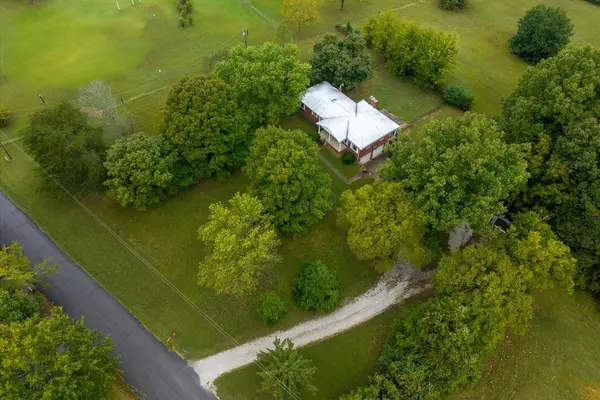 1125 Timber Ridge Road, Charlotte, TN 37036