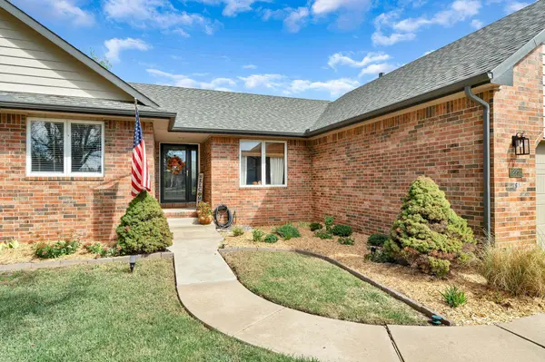 12214 E Lockmoor St, Wichita, KS 67207