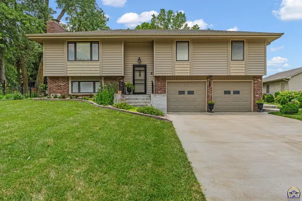 2219 SE Stinson DR, Topeka, KS 66542