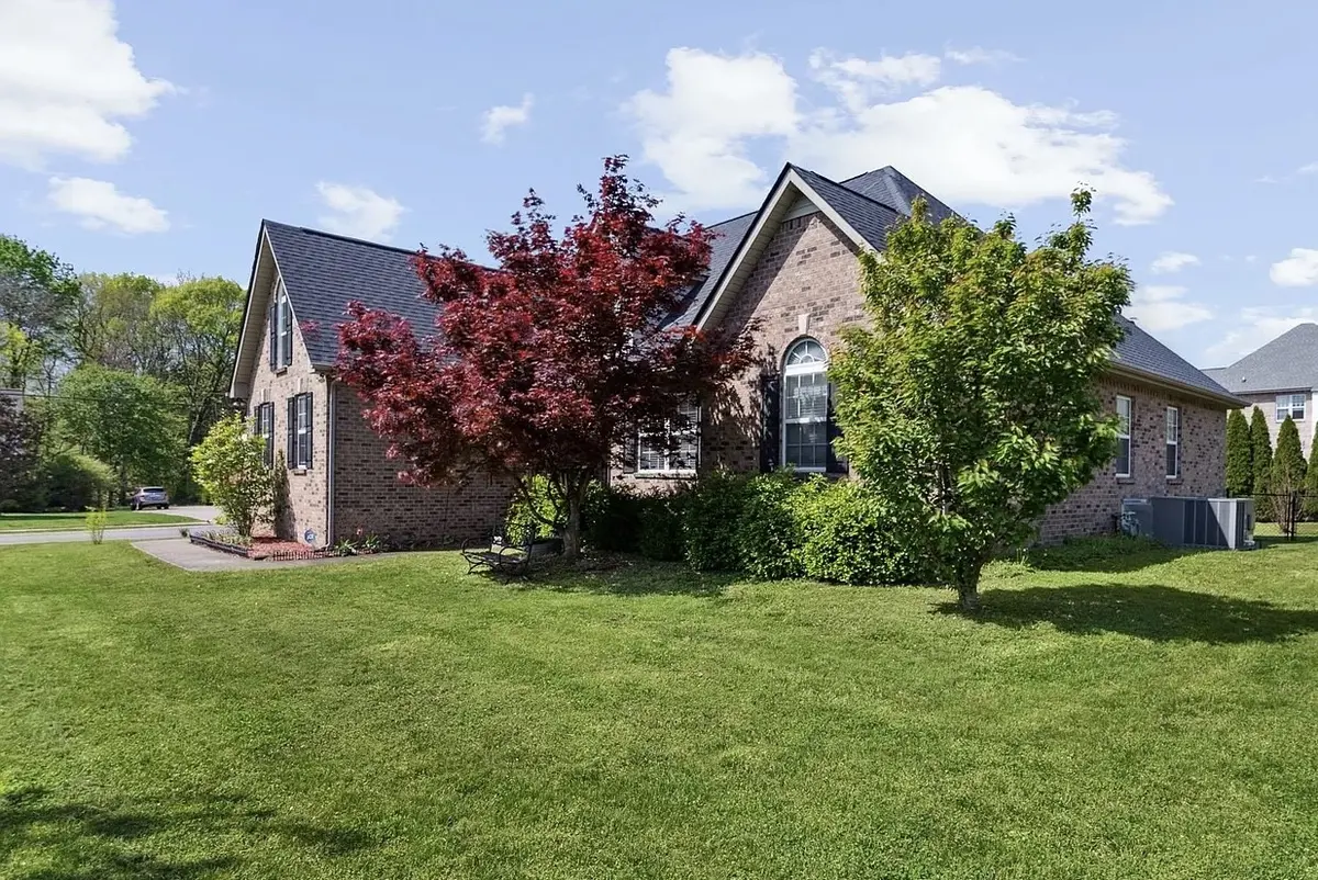 7001 Vineyard Ln, Smyrna, TN 37167