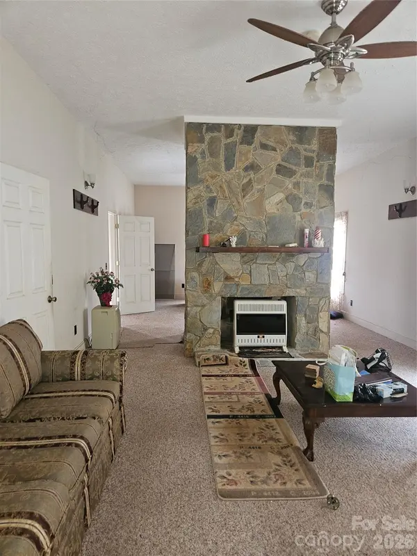 128 Brittany LN, Bostic, NC 28018