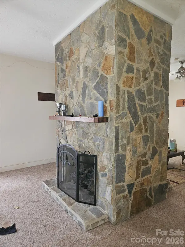 128 Brittany LN, Bostic, NC 28018