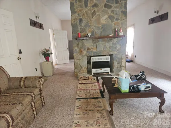 128 Brittany LN, Bostic, NC 28018