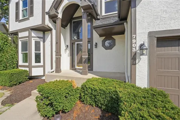 7903 W 129th TER, Overland Park, KS 66213