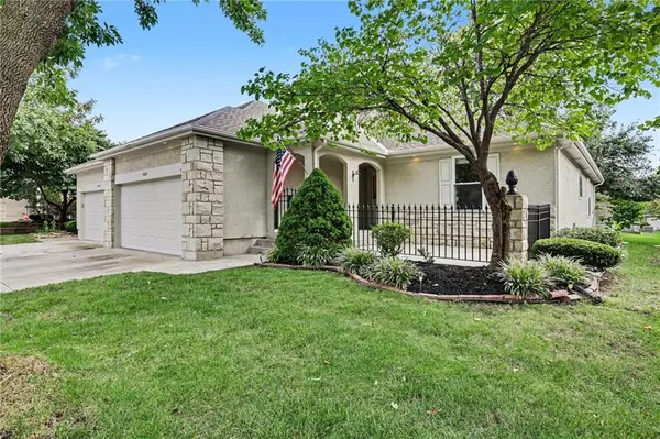 4008 SW HOMESTEAD DR, Lee's Summit, MO 64082