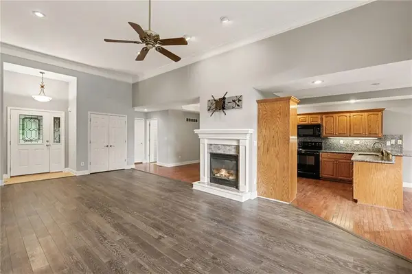4008 SW HOMESTEAD DR, Lee's Summit, MO 64082