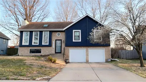 15731 W 146th ST, Olathe, KS 66062