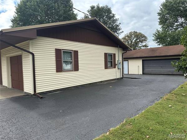 413 S Third ST, Ava, IL 62907