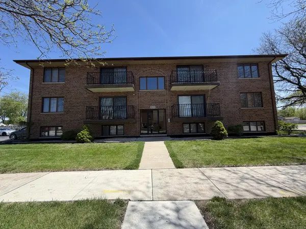 8659 Meade AVE #2S, Burbank, IL 60459