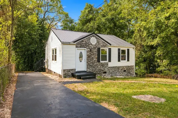 1300 Sunnyview Dr, Clarksville, TN 37040