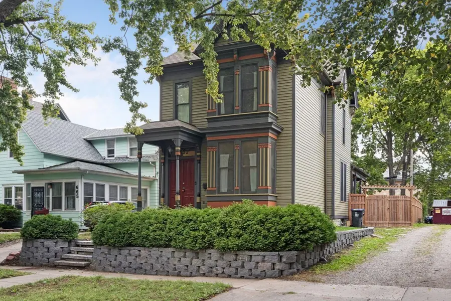 667 5th ST E, Saint Paul, MN 55106