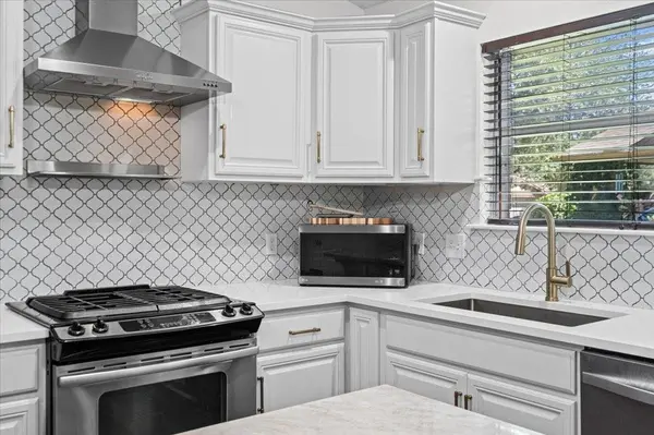 17501 Bottle Springs LN, Leander, TX 78641