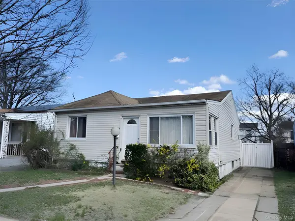 12137 237th ST, Rosedale, NY 11422