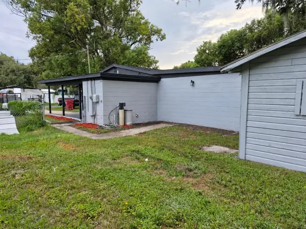 1810 E CAROL DR, Plant City, FL 33563