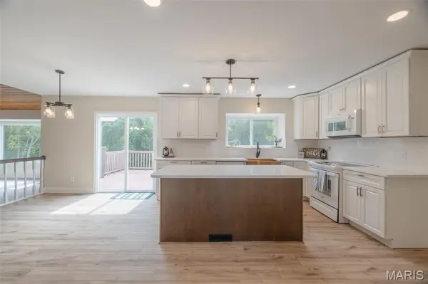 4114 Stafford Woods CT, St Charles, MO 63304