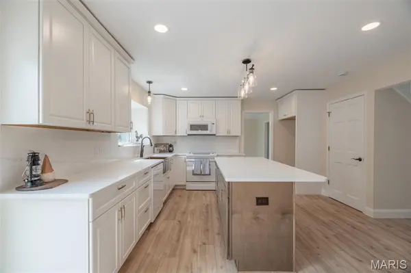 4114 Stafford Woods CT, St Charles, MO 63304