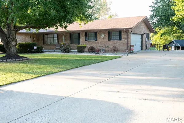 103 Melanie LN, Collinsville, IL 62234