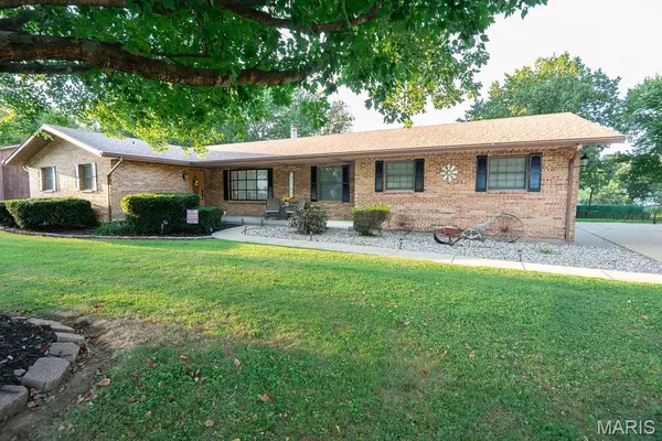 103 Melanie LN, Collinsville, IL 62234