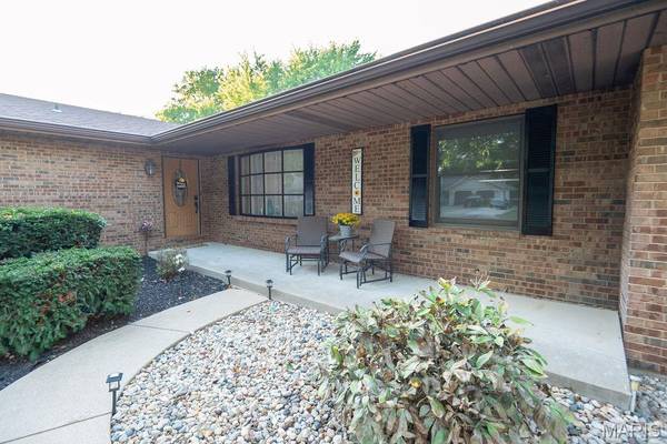 103 Melanie LN, Collinsville, IL 62234