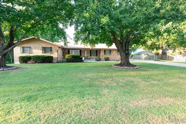 103 Melanie LN, Collinsville, IL 62234