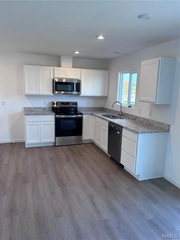 100 Mora BLVD, O'fallon, MO 63368