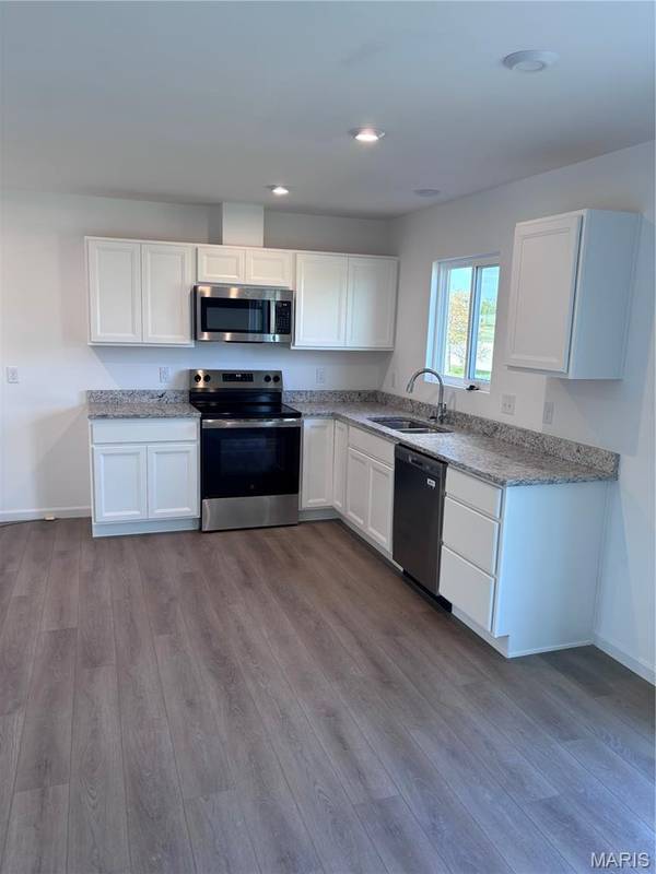 100 Mora BLVD, O'fallon, MO 63368