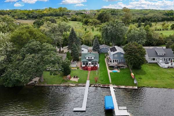 37821 N Douglas LN, Lake Villa, IL 60046