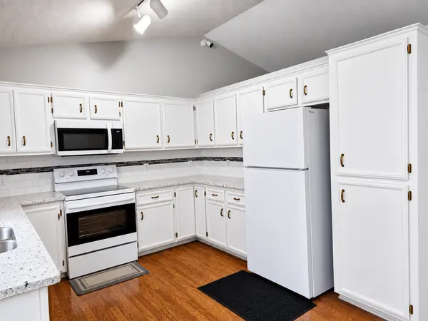 7005 Jocelyn AVE S, Cottage Grove, MN 55016