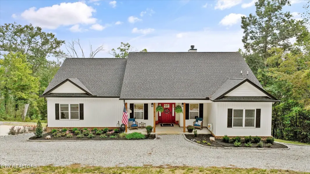 914 Skyline Drive, Harriman, TN 37748