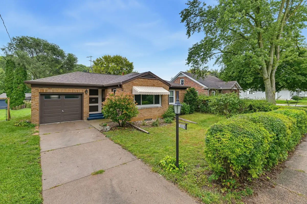 1024 25th ST, Moline, IL 61265