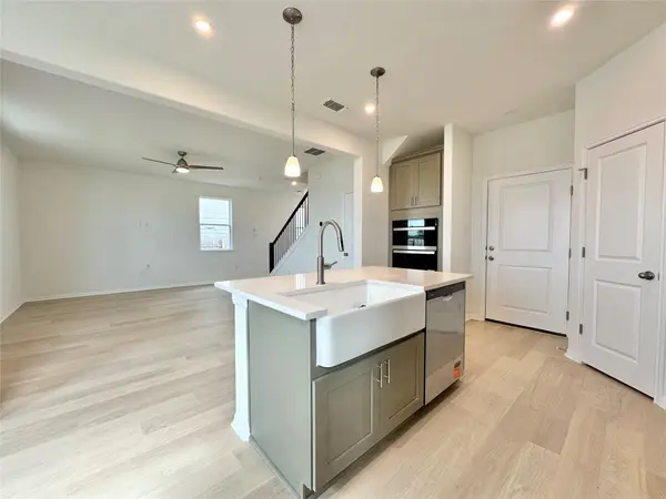 430 Elephant Island LOOP, Kyle, TX 78640