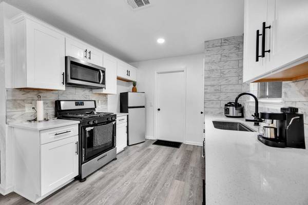 600 Smoke Signal PASS, Pflugerville, TX 78660