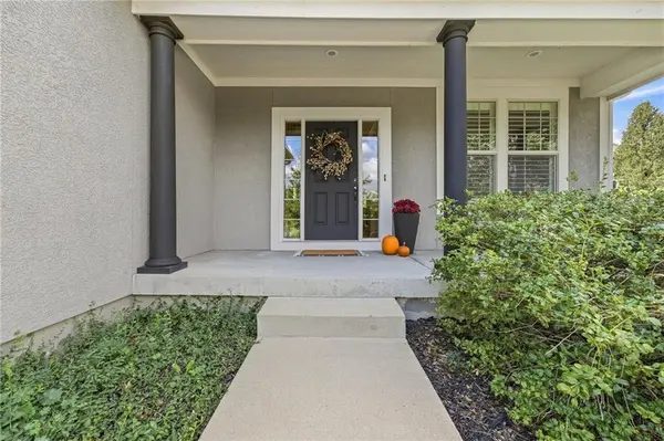 9014 W 158TH TER, Overland Park, KS 66221