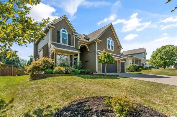 7913 W 155th PL, Overland Park, KS 66223