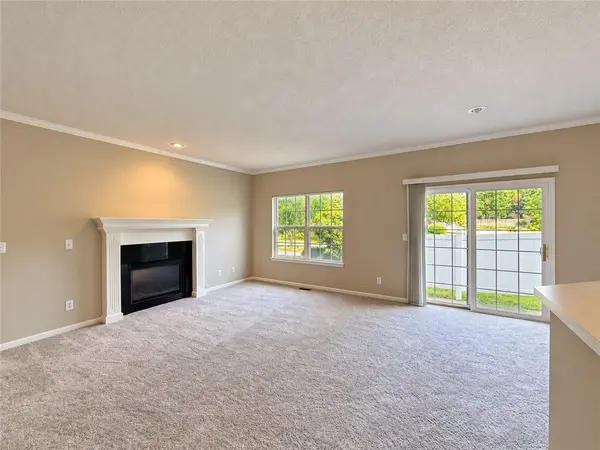 9147 Boehm DR, Lenexa, KS 66219
