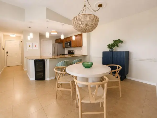 4002 CROCKERS LAKE BLVD #27, Sarasota, FL 34238
