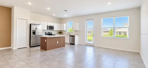 161 NINE IRON DR, Davenport, FL 33896