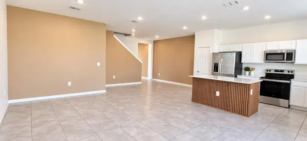 161 NINE IRON DR, Davenport, FL 33896