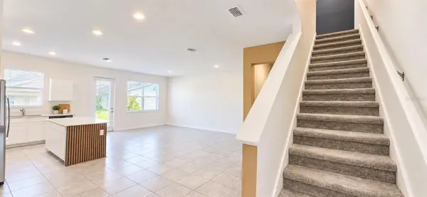 161 NINE IRON DR, Davenport, FL 33896