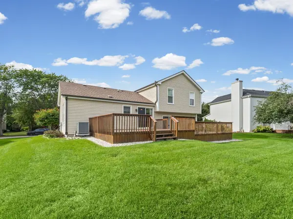 1011 Woodbridge DR, Cary, IL 60013