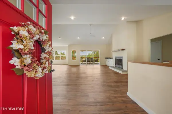 914 Skyline Drive, Harriman, TN 37748