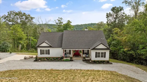 914 Skyline Drive, Harriman, TN 37748