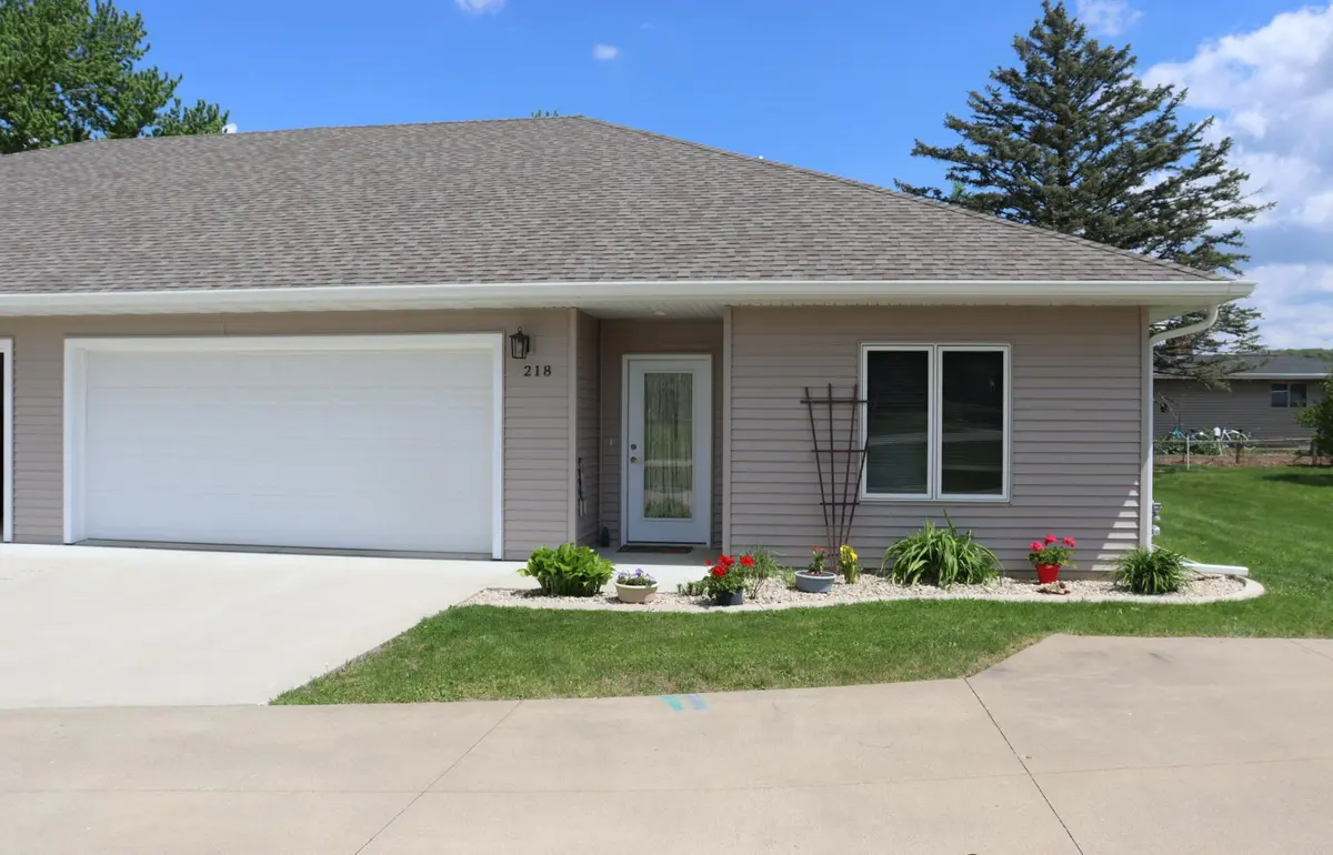 218 Thomas DR, Rollingstone, MN 55969