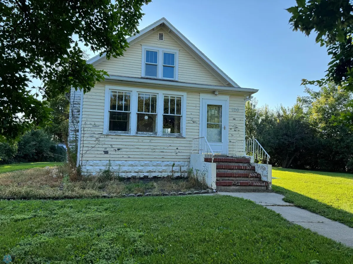 120 4th AVE S, Kindred, ND 58051