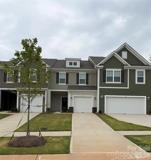 759 Kitfox DR NW, Concord, NC 28027