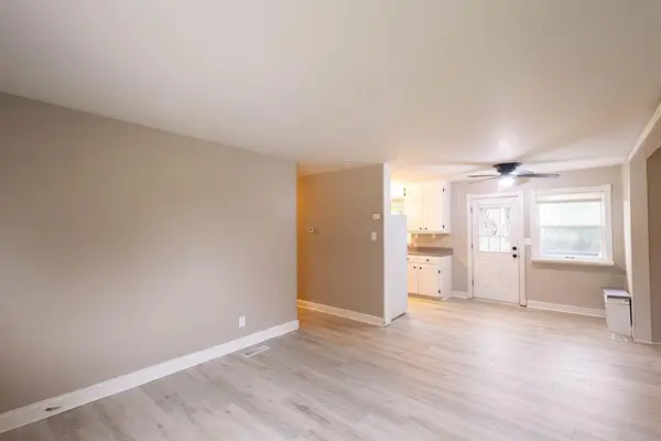 10905 E 47th ST, Kansas City, MO 64133