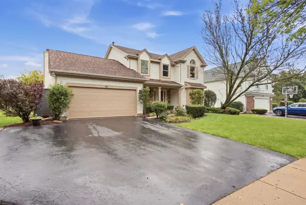 16 Copperwood DR, Buffalo Grove, IL 60089