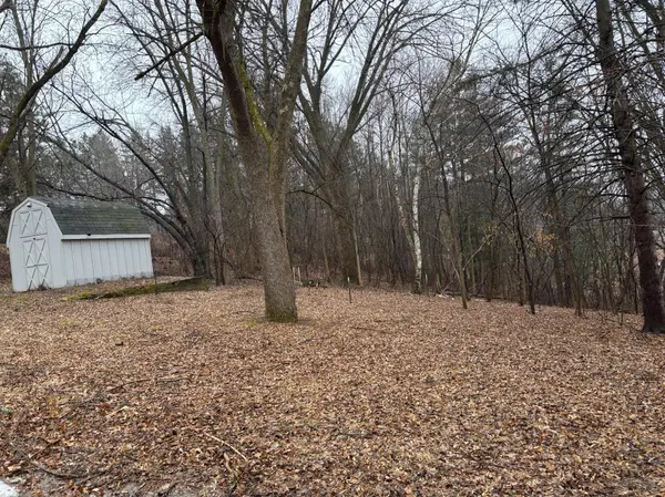 925 6th AVE NW,  Cambridge,  MN 55008