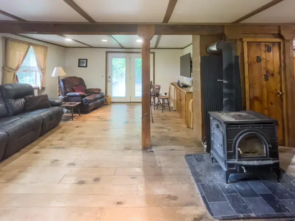5566 Little Marais RD, Finland, MN 55603